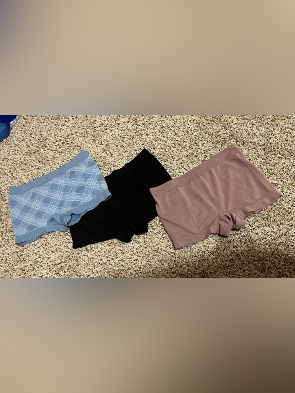 Black and Mauve and Blue Seamless Short-Style Undergarments